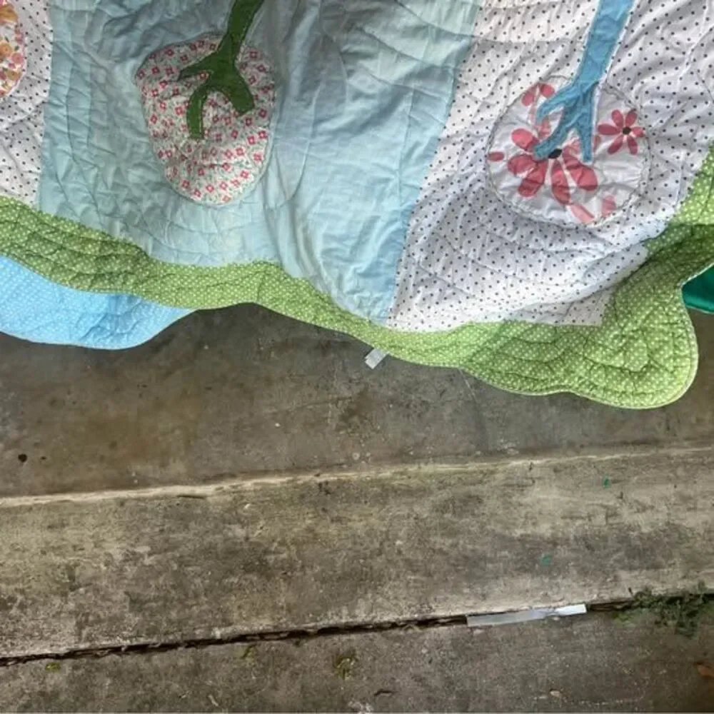 Pottery barn kids full size quilt